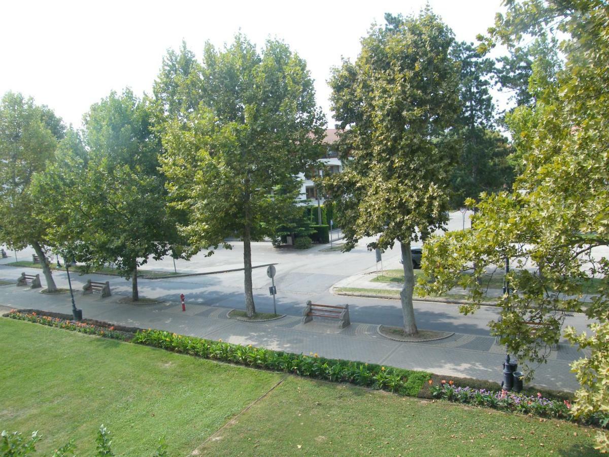 Park Setany Apartman Balatonlelle Bagian luar foto